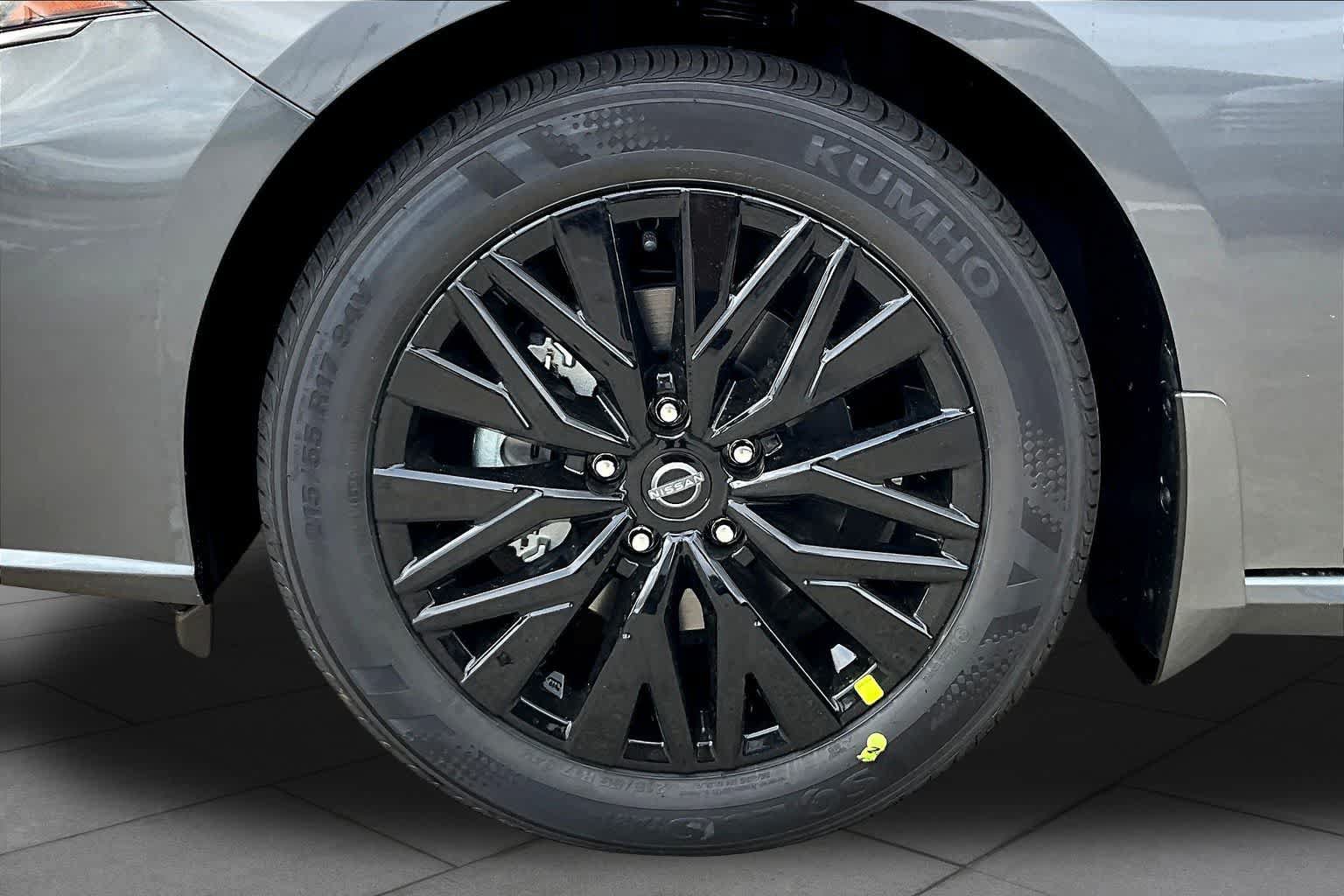 New 2026 Nissan Altima 2.5 SV FWD image 9