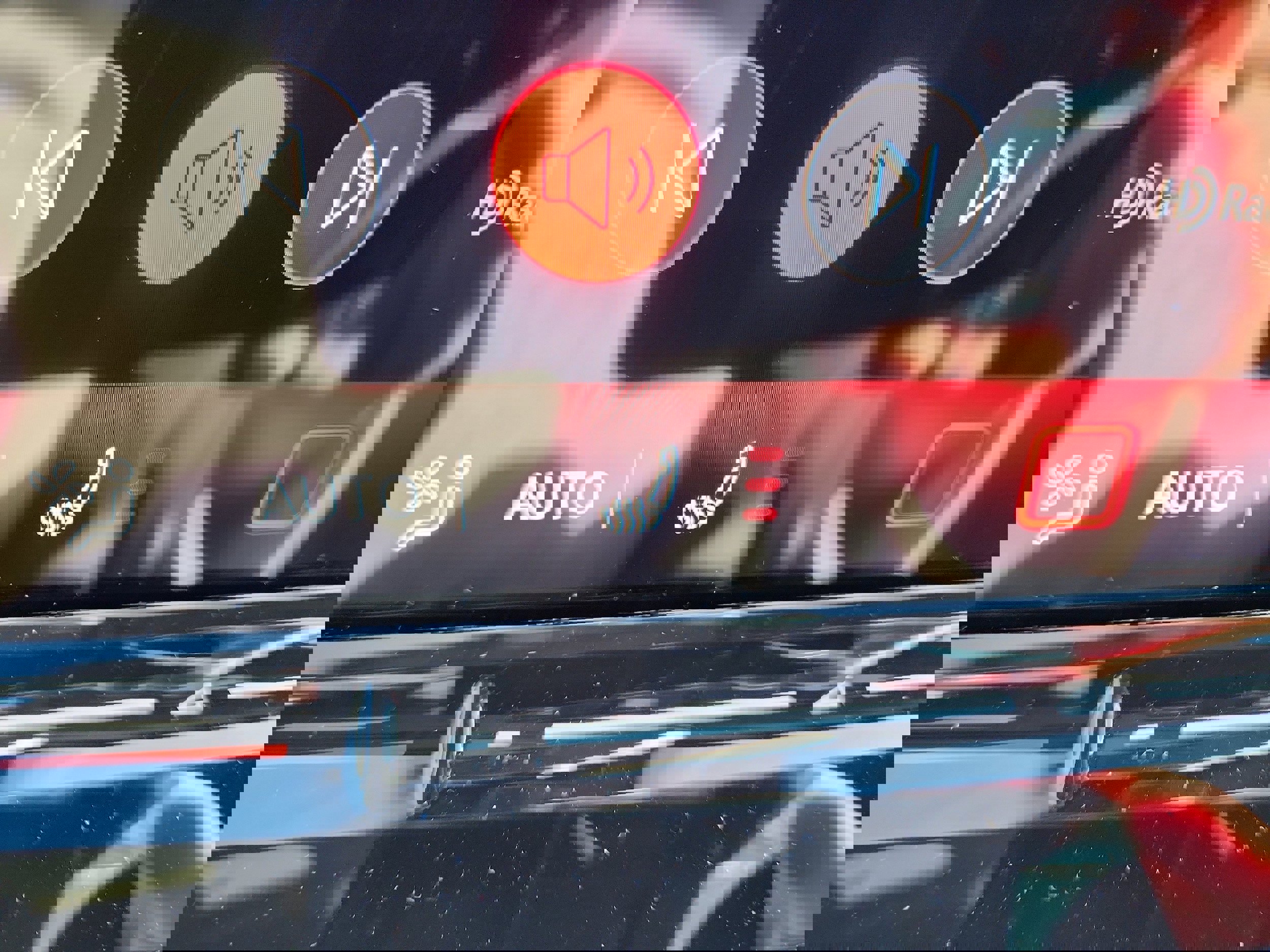 New 2026 Volkswagen Tiguan SE R-Line image 18