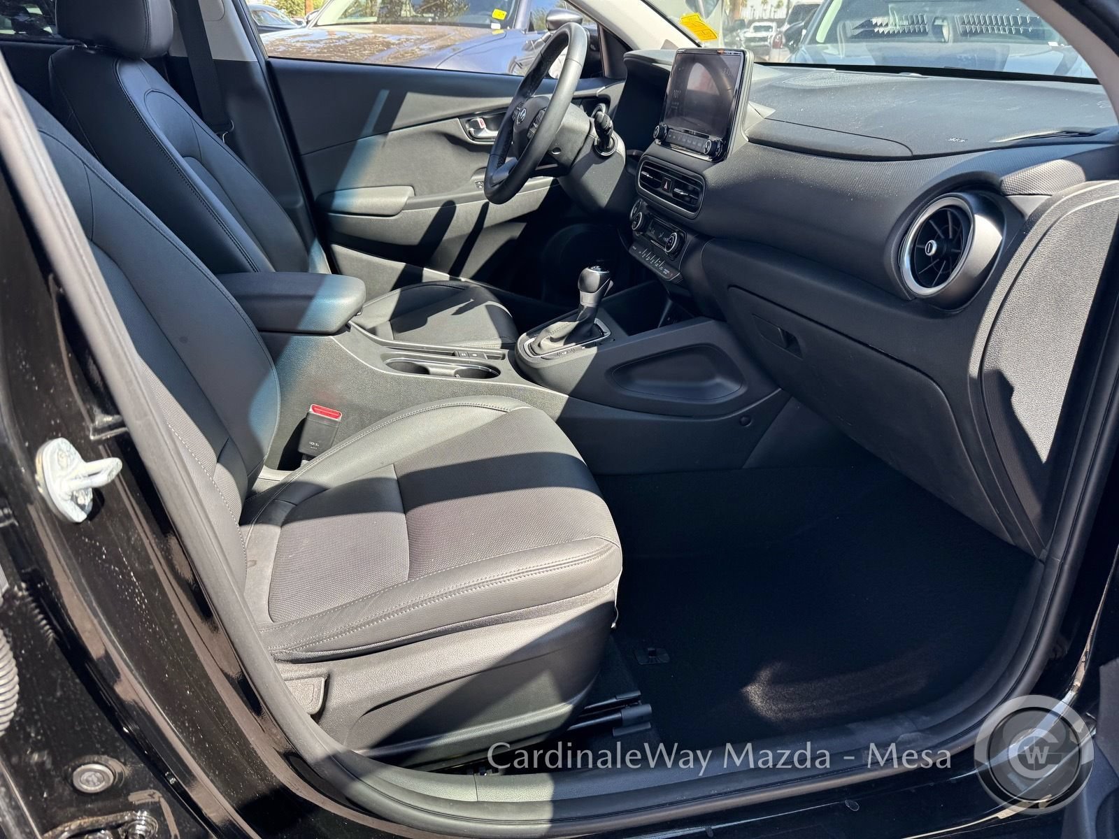 Used 2022 Hyundai Kona Limited FWD image 28