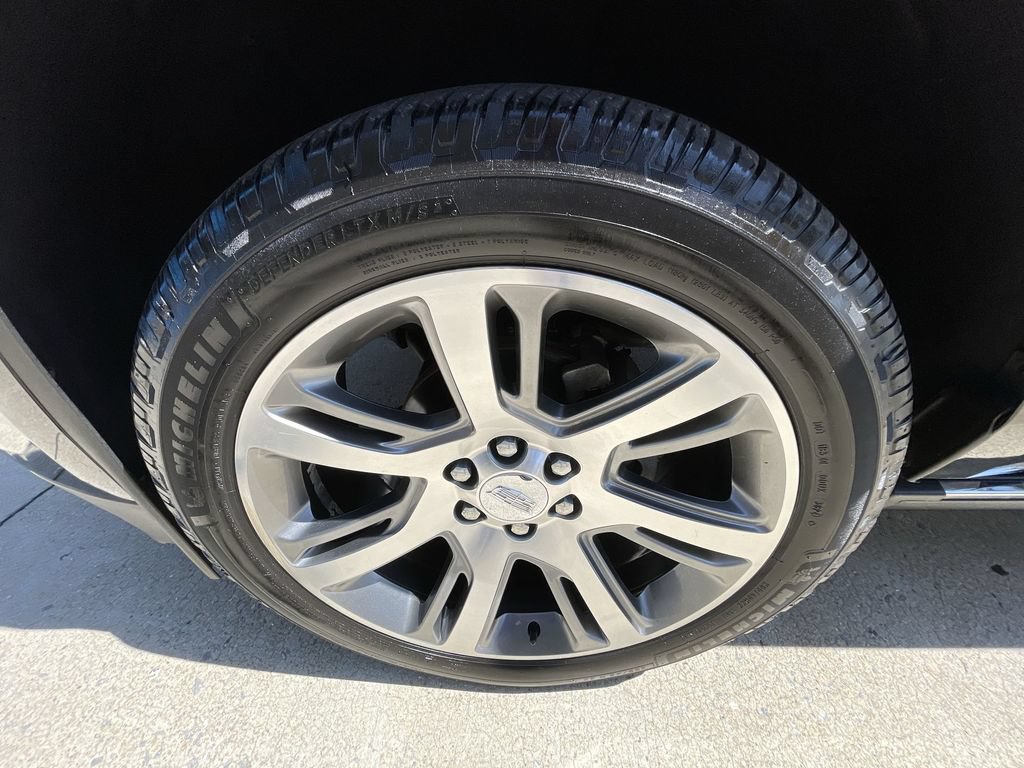 Certified 2018 Cadillac Escalade Premium Luxury AWD/4WD image 33