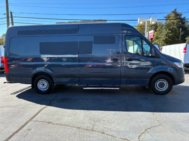 Used 2019 Mercedes-Benz Sprinter 144 image 9