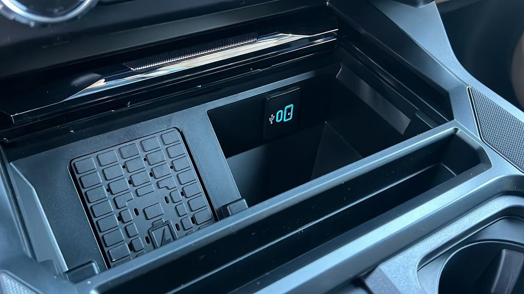 New 2026 Ford F250 Lariat w/ Chrome Package image 14