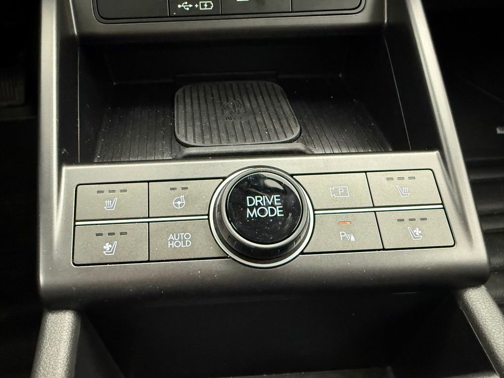 Used 2025 Hyundai Kona Limited image 36