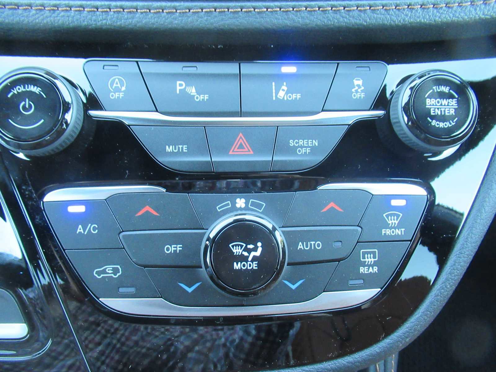 New 2026 Chrysler Pacifica Pinnacle image 39