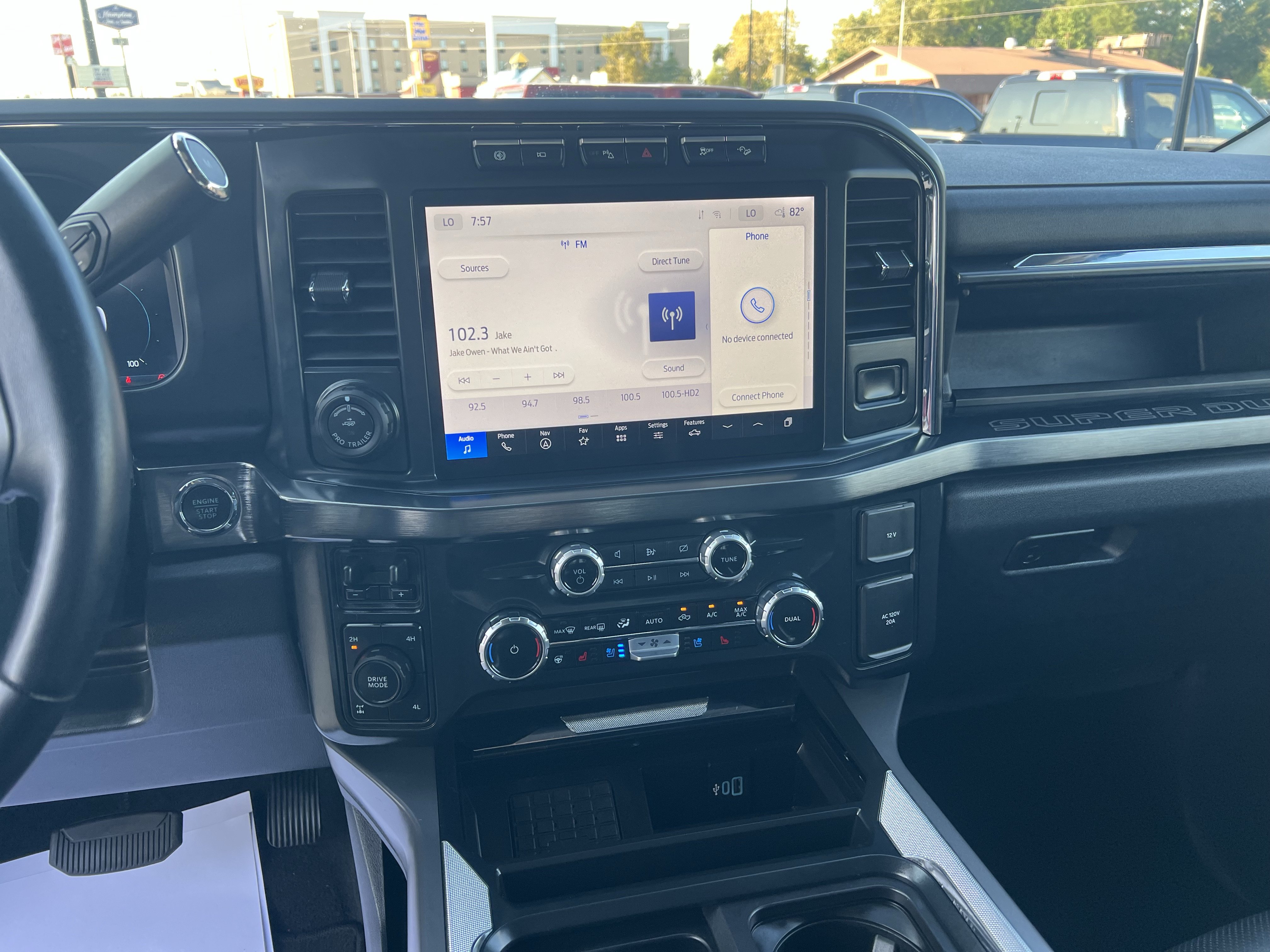 Used 2024 Ford F350 Lariat w/ Lariat Ultimate Package AWD/4WD image 28