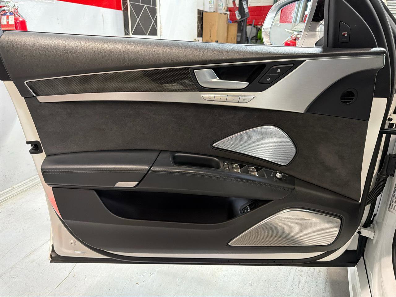 Used 2016 Audi S8 image 13