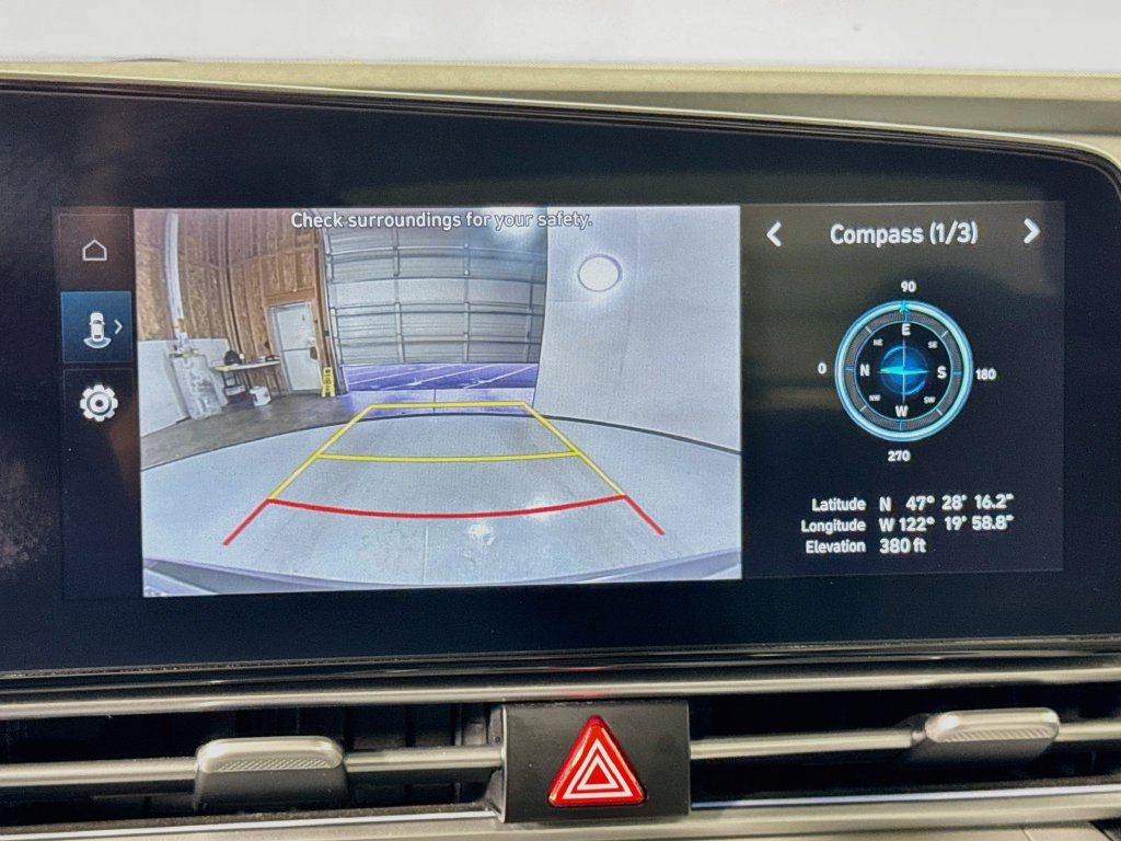 Used 2025 Hyundai Elantra Limited FWD image 33