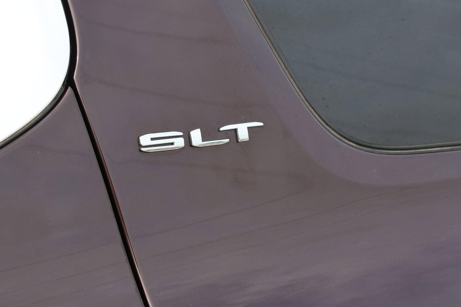 Used 2021 GMC Acadia SLT FWD image 3