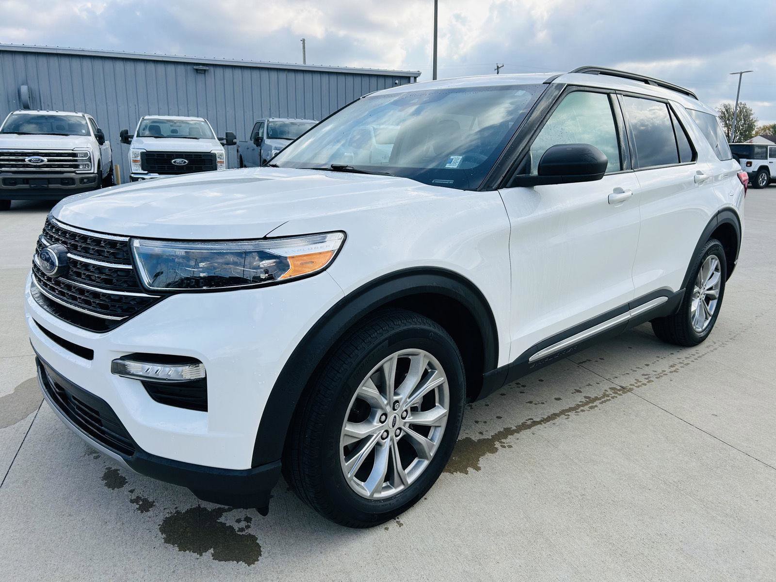 Used 2023 Ford Explorer XLT w/ Equipment Group 202A image 39