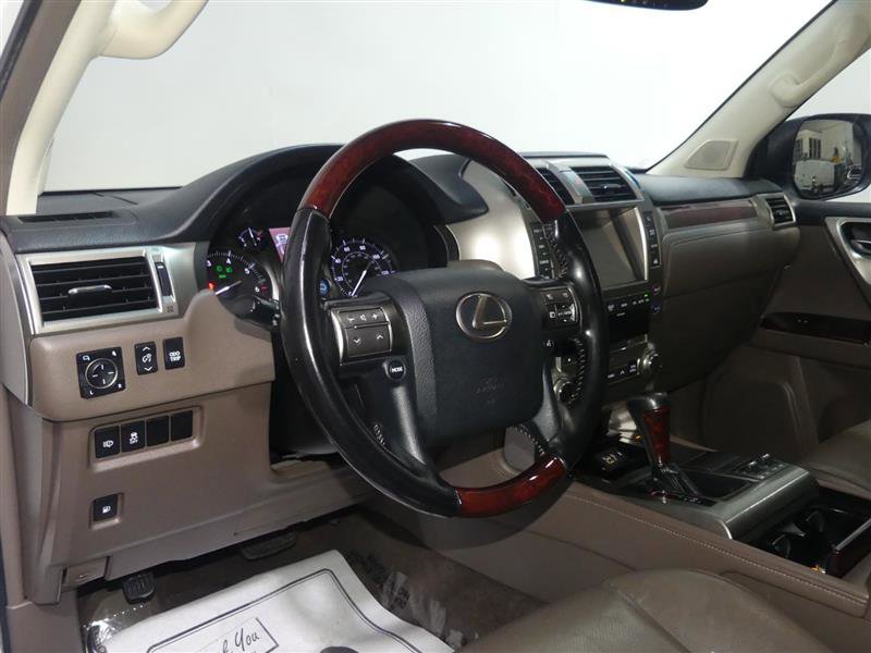 Used 2018 Lexus GX 460 Premium w/ Premium Package image 24