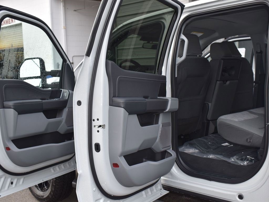 New 2026 Ford F250 4x4 Crew Cab Super Duty image 21