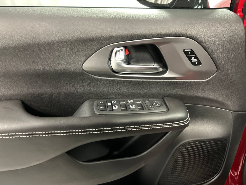 New 2026 Chrysler Pacifica Select w/ S Appearance Package FWD image 12