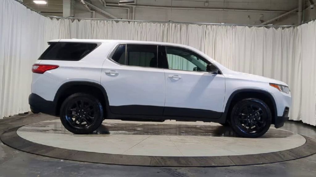 Used 2020 Chevrolet Traverse LS image 11