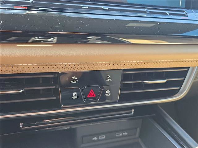 Used 2024 Volkswagen Atlas Cross Sport SE w/ Panoramic Sunroof Package FWD image 15