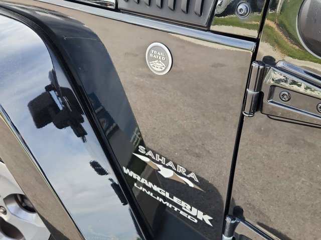 Used 2018 Jeep Wrangler Unlimited Sahara AWD/4WD image 15