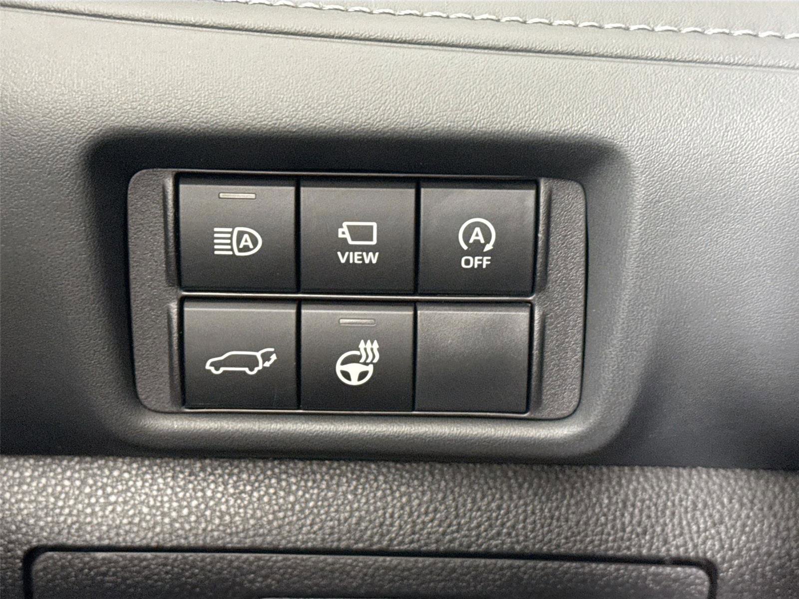 Certified 2025 Toyota Highlander Platinum image 16