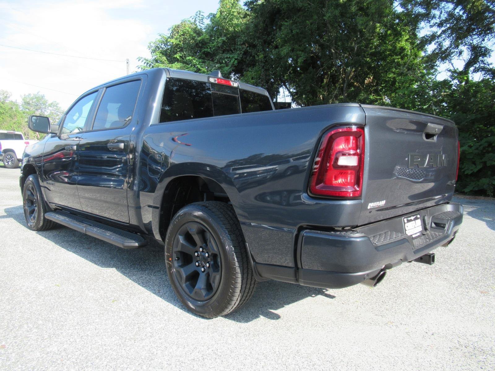 New 2026 RAM 1500 Express AWD/4WD image 5