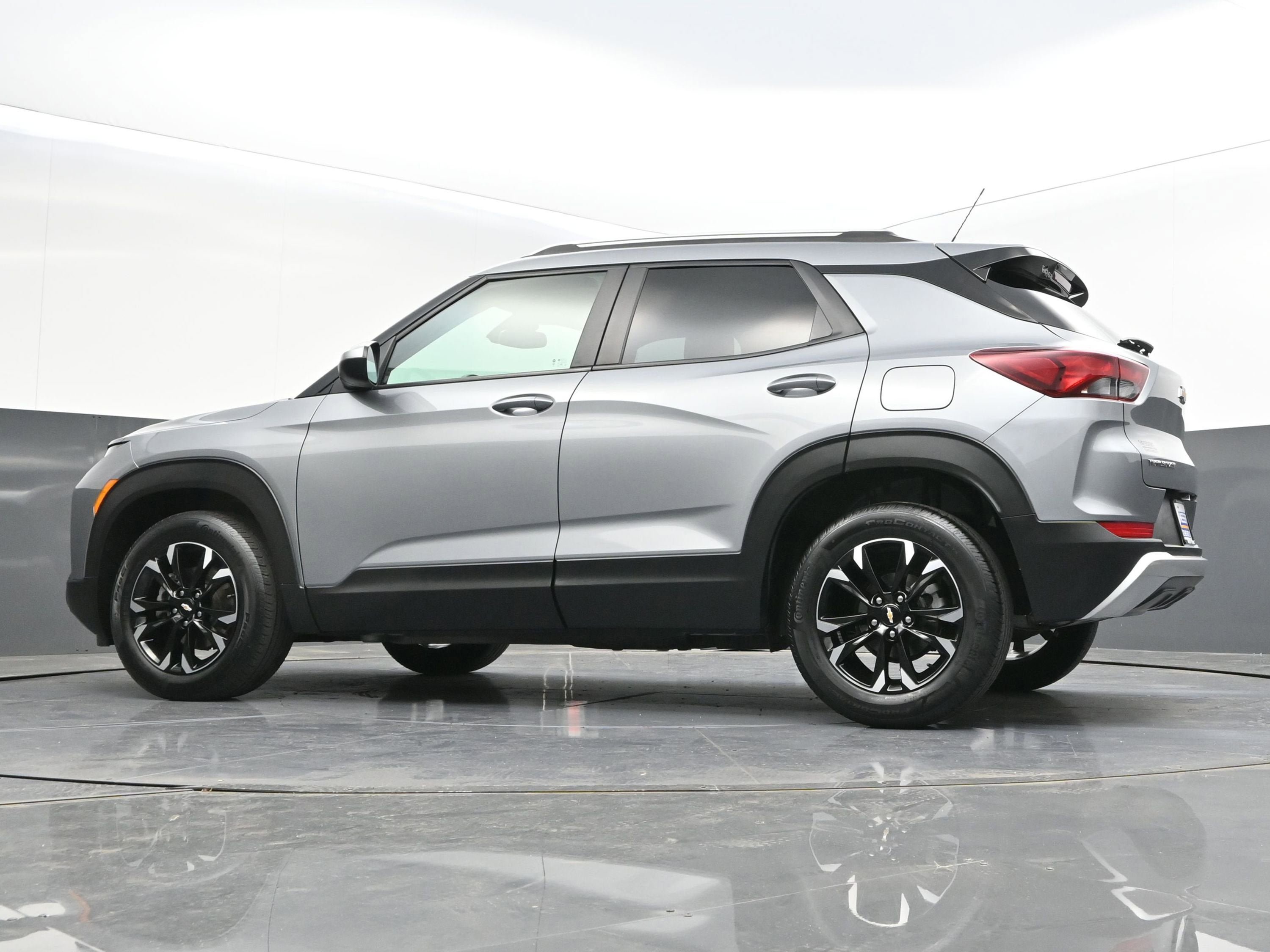 Certified 2023 Chevrolet TrailBlazer LT w/ Convenience Package FWD image 39