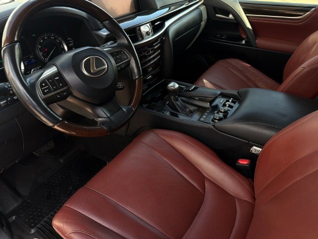 Used 2019 Lexus LX 570 4WD w/ Luxury Package image 11