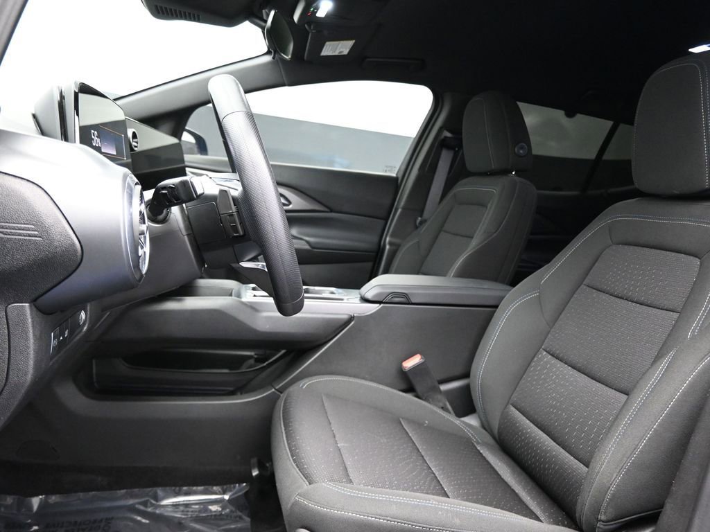 Used 2025 Chevrolet Equinox EV LT image 17