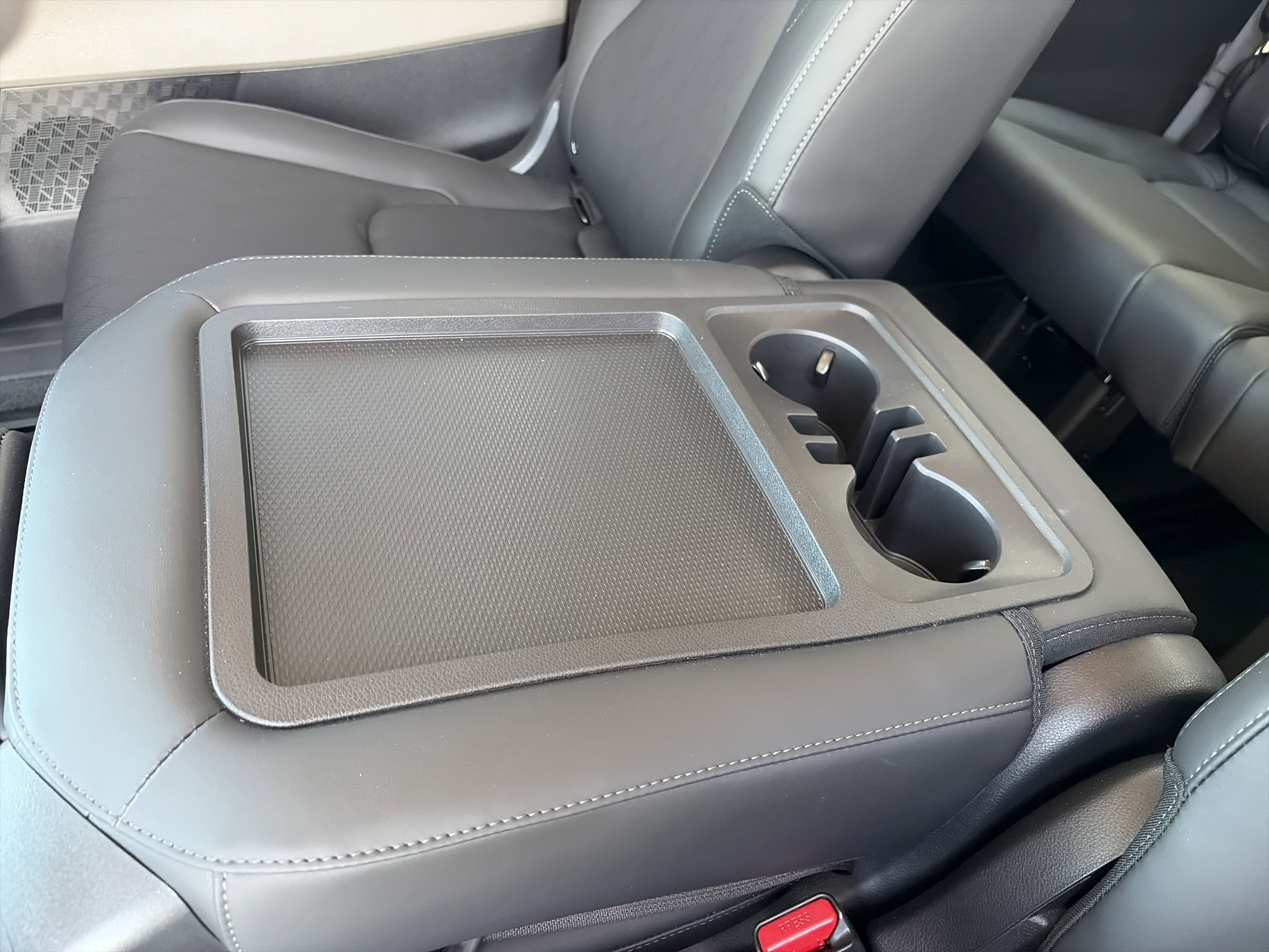 Used 2026 Kia Carnival EX FWD image 29