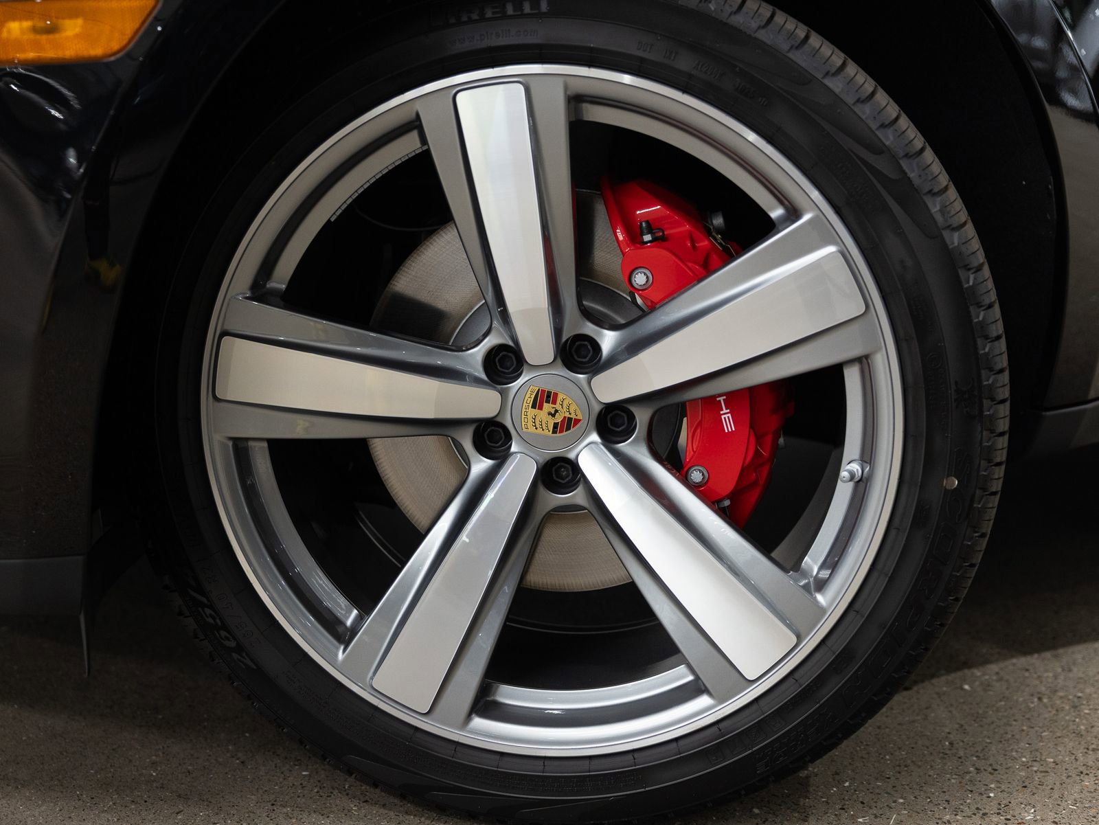 Certified 2025 Porsche Macan S image 18