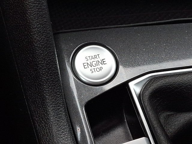 Certified 2022 Volkswagen Tiguan SE R-Line AWD/4WD image 28