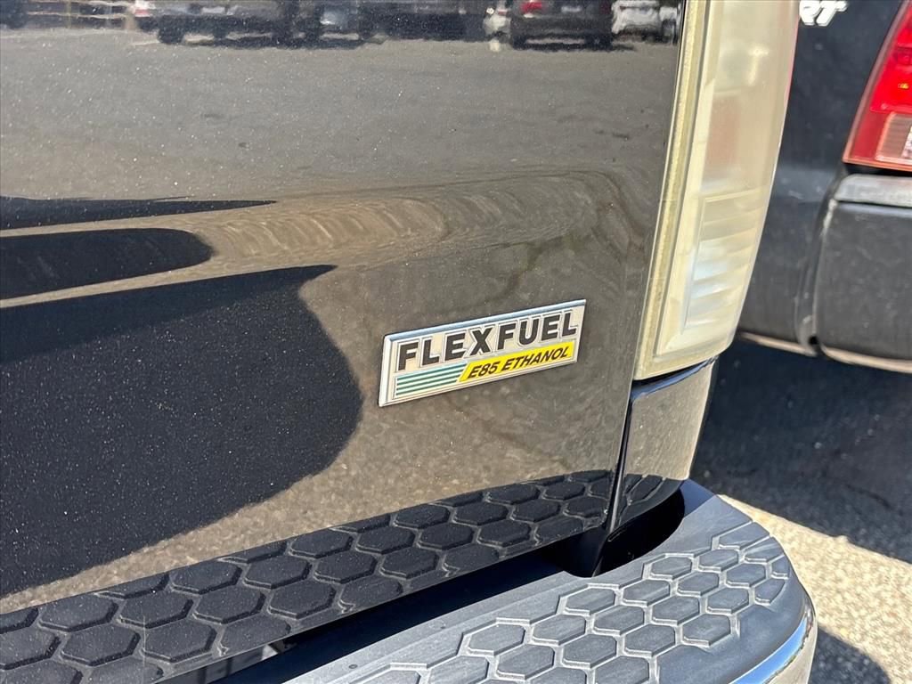 Used 2017 RAM 1500 Classic SLT image 12