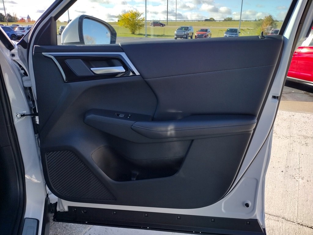 New 2025 Mitsubishi Outlander SE image 34