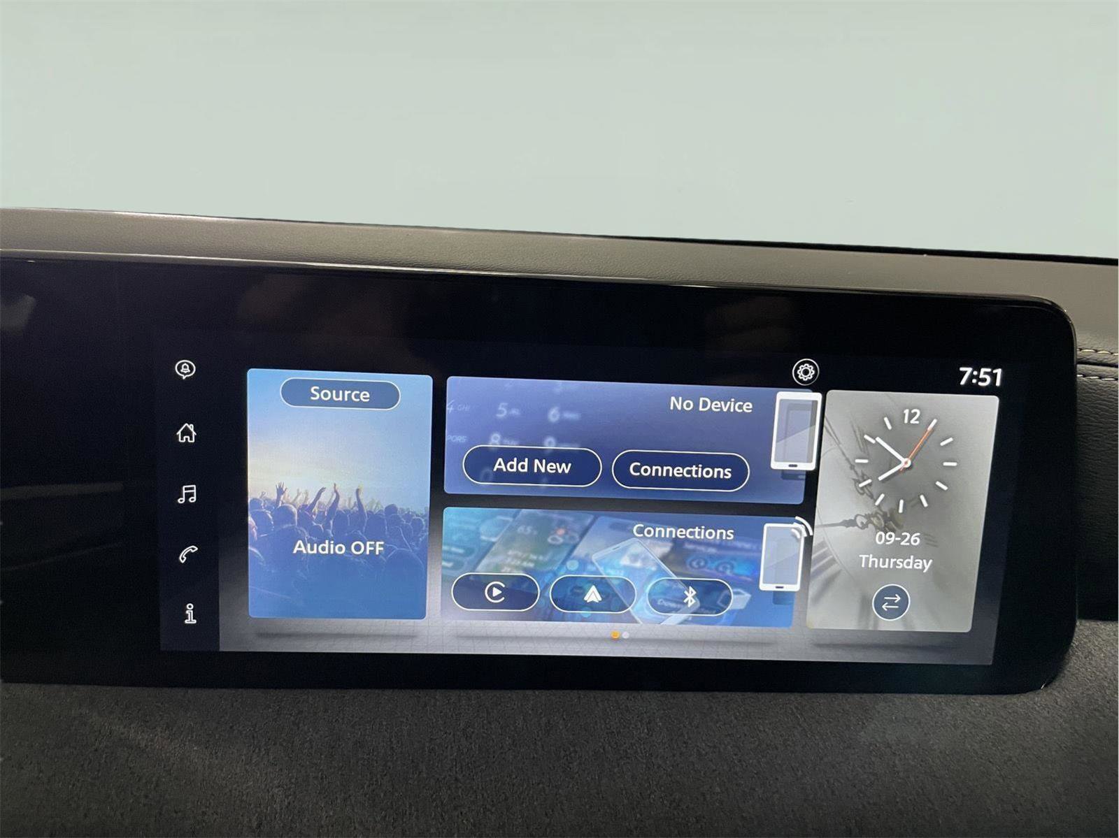 Used 2025 Nissan Kicks SV image 25