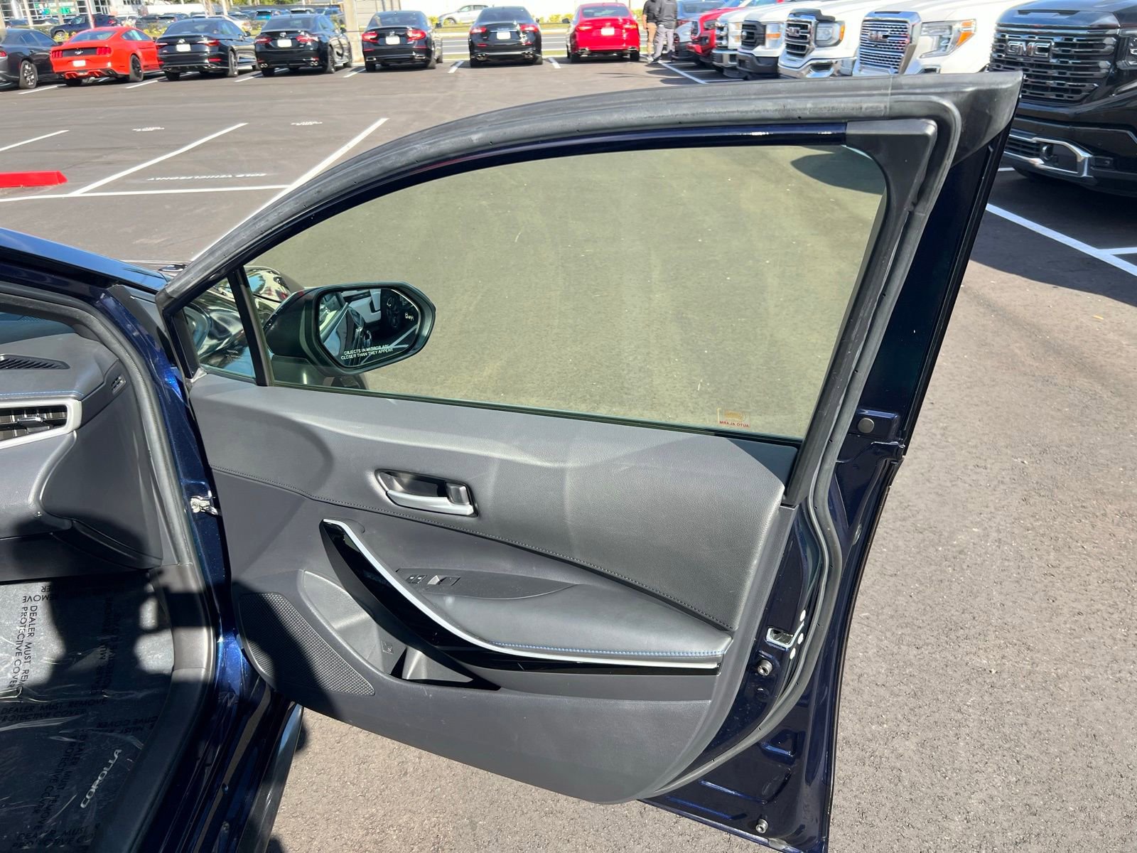 Used 2020 Toyota Corolla XSE image 48