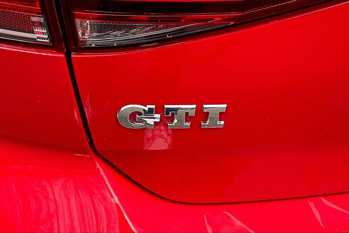 Used 2015 Volkswagen GTI S FWD image 22