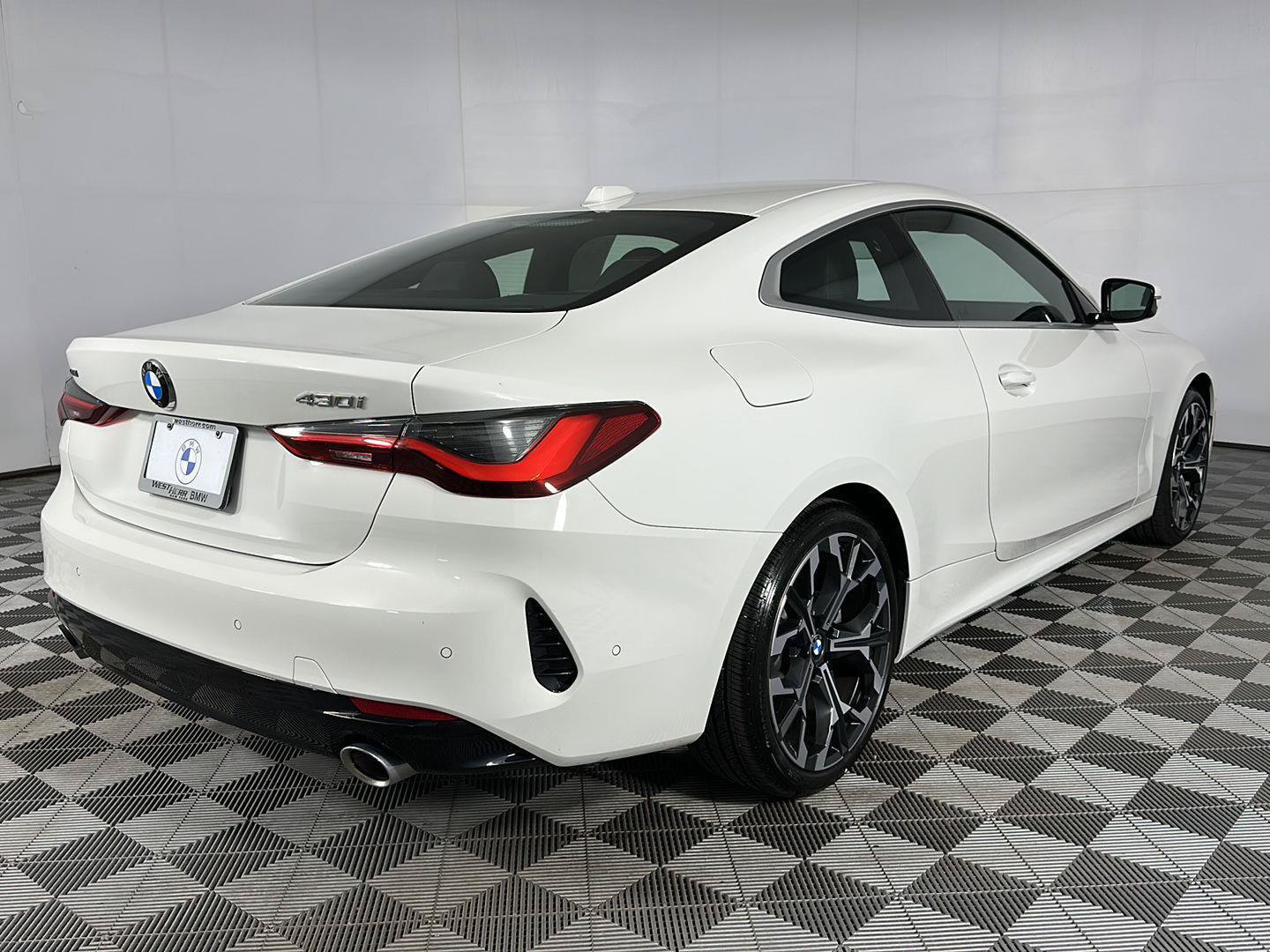 New 2026 BMW 430i xDrive Coupe w/ Premium Package AWD/4WD image 28