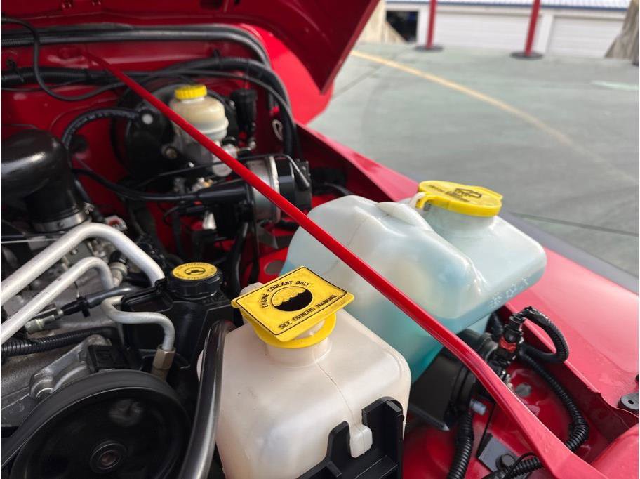 Used 2006 Jeep Wrangler Unlimited w/ Security Group image 35