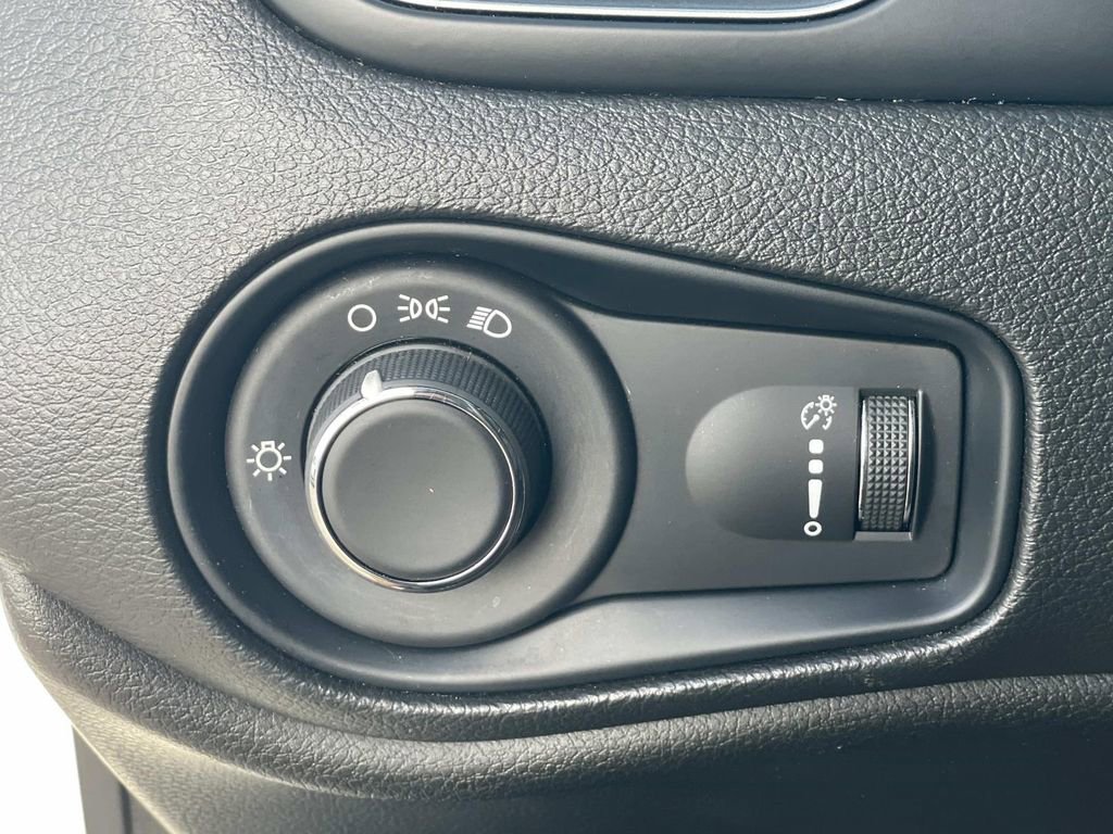 Used 2022 Jeep Renegade Sport image 20