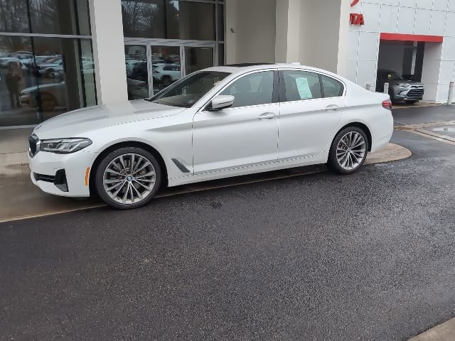 Used 2023 BMW 530i xDrive w/ Premium Package image 5