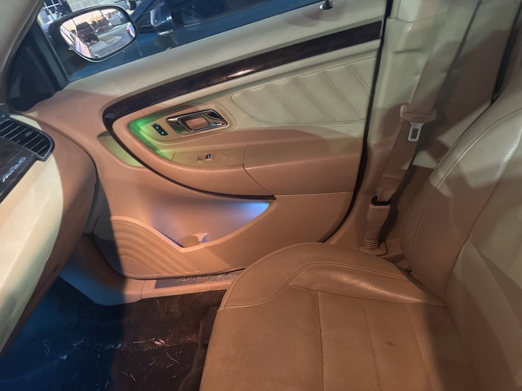 Used 2016 Ford Taurus Limited image 8