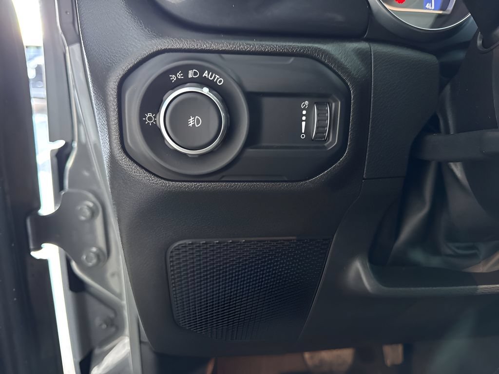 Used 2023 Jeep Wrangler Unlimited Sport AWD/4WD image 17