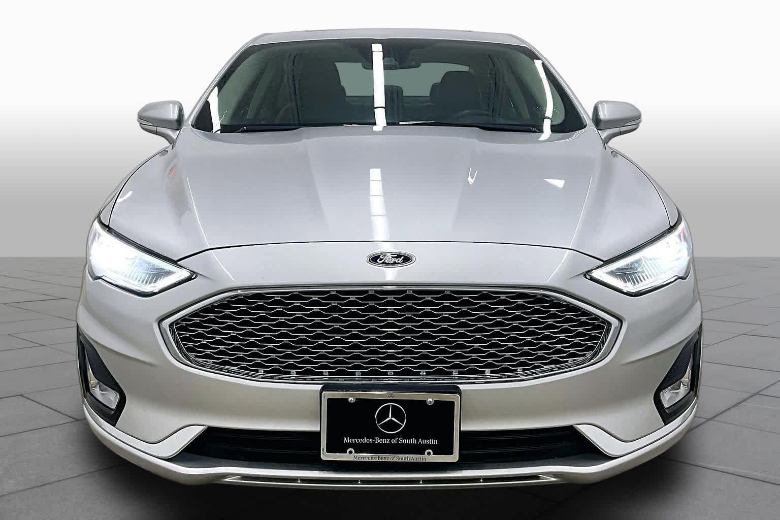 Used 2019 Ford Fusion Titanium FWD image 4