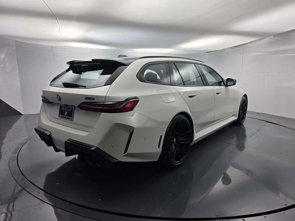 New 2027 BMW M5 Touring AWD/4WD image 4