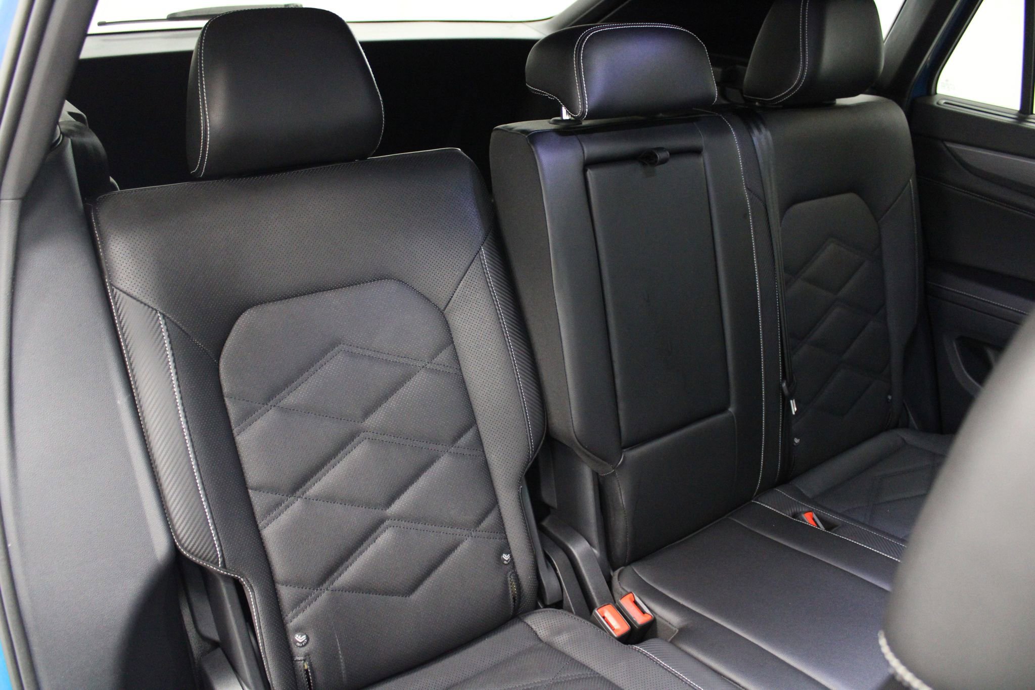 Used 2024 Volkswagen Atlas Cross Sport SE image 26