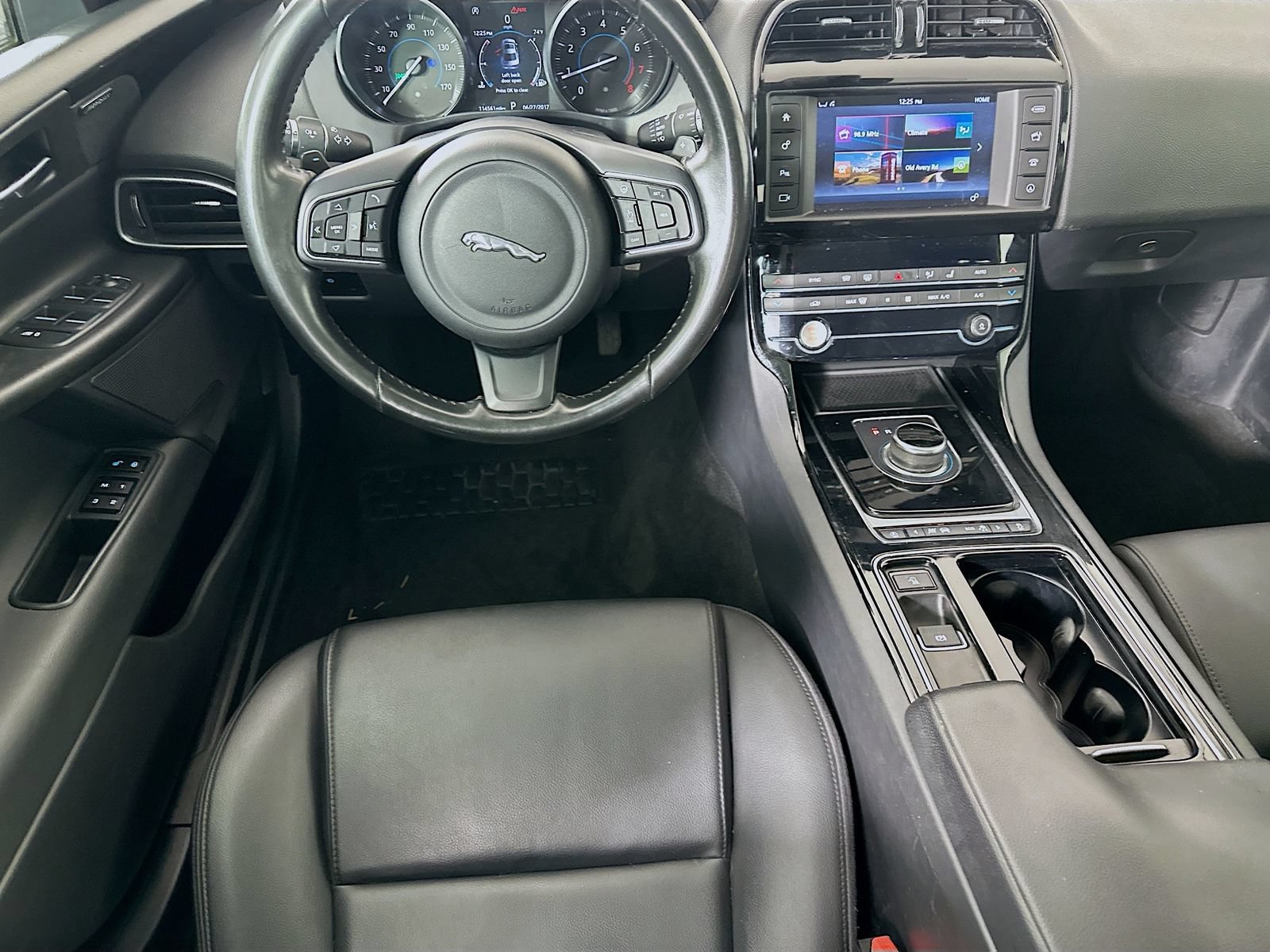 Used 2018 Jaguar XE Premium AWD/4WD image 14