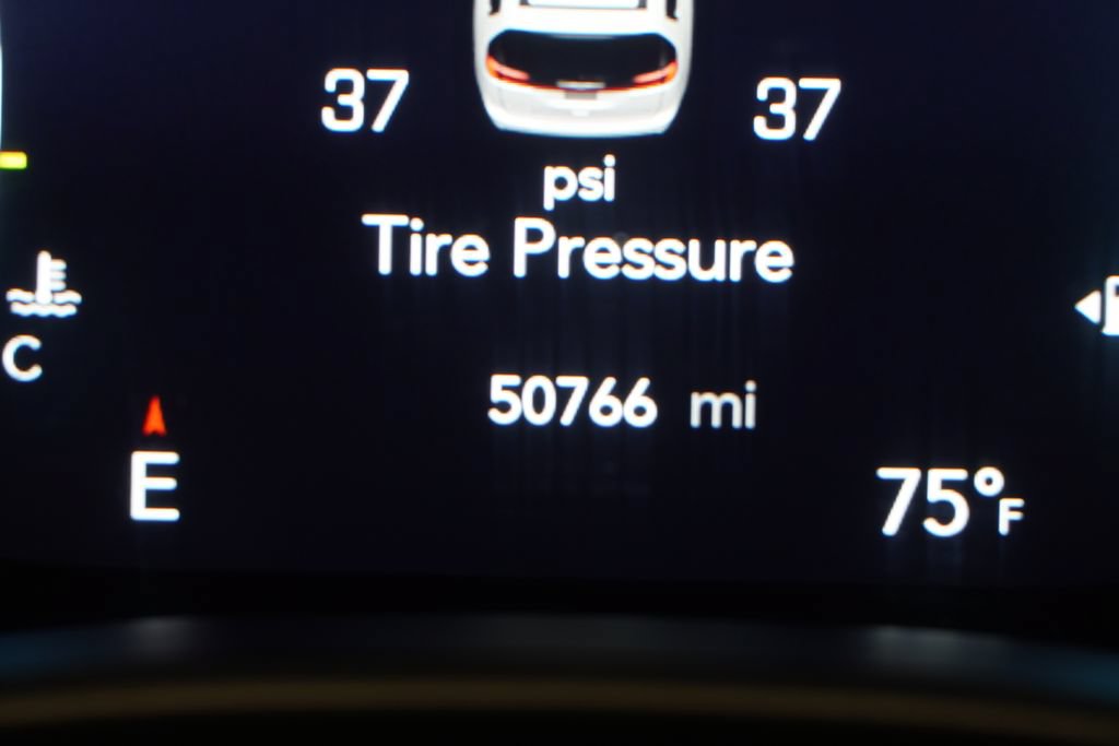 Used 2024 Chrysler Pacifica Touring-L FWD image 8