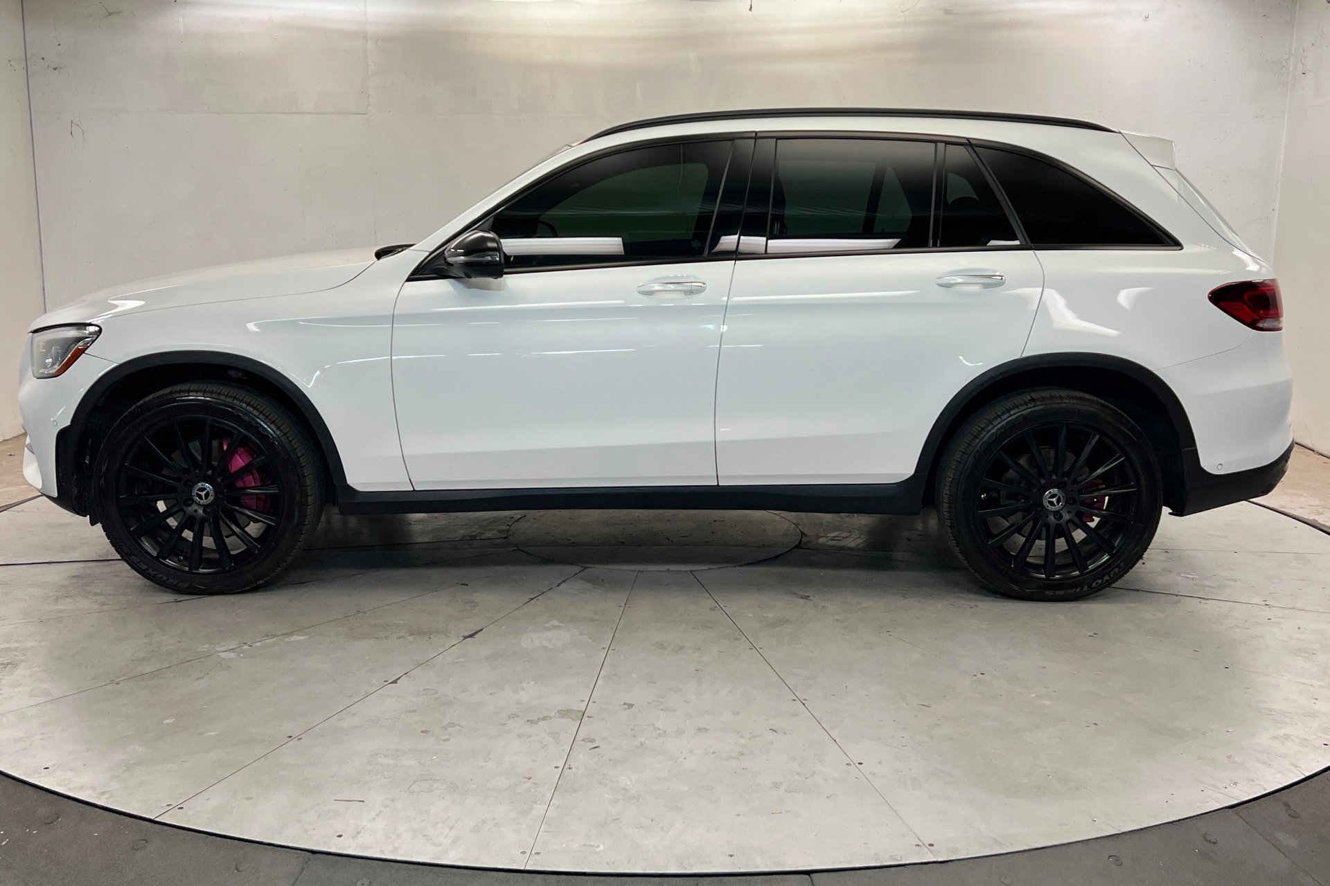 Used 2021 Mercedes-Benz GLC 300 4MATIC image 2