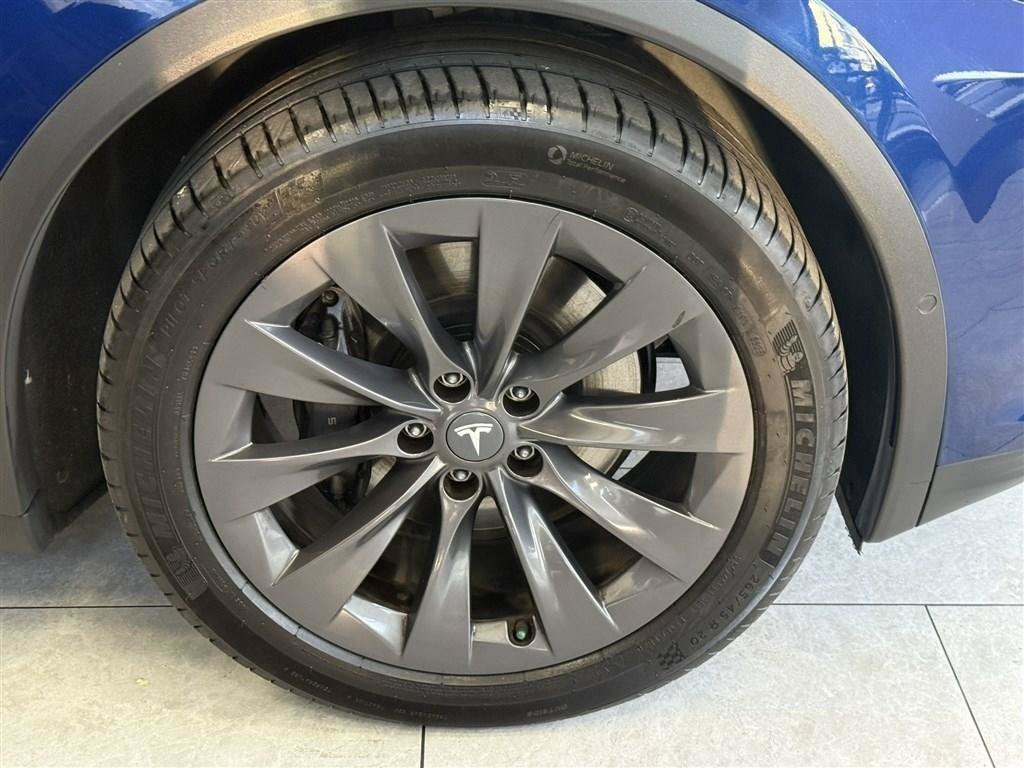 Used 2018 Tesla Model X 100D AWD/4WD image 8