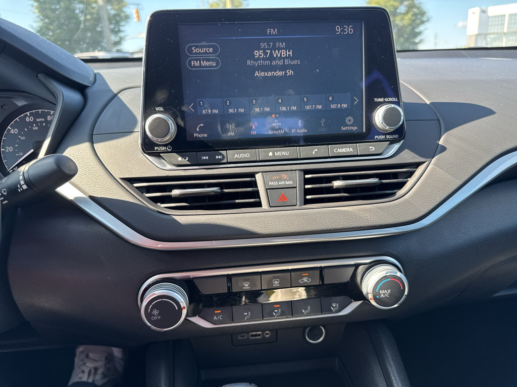 Used 2025 Nissan Altima 2.5 S FWD image 31