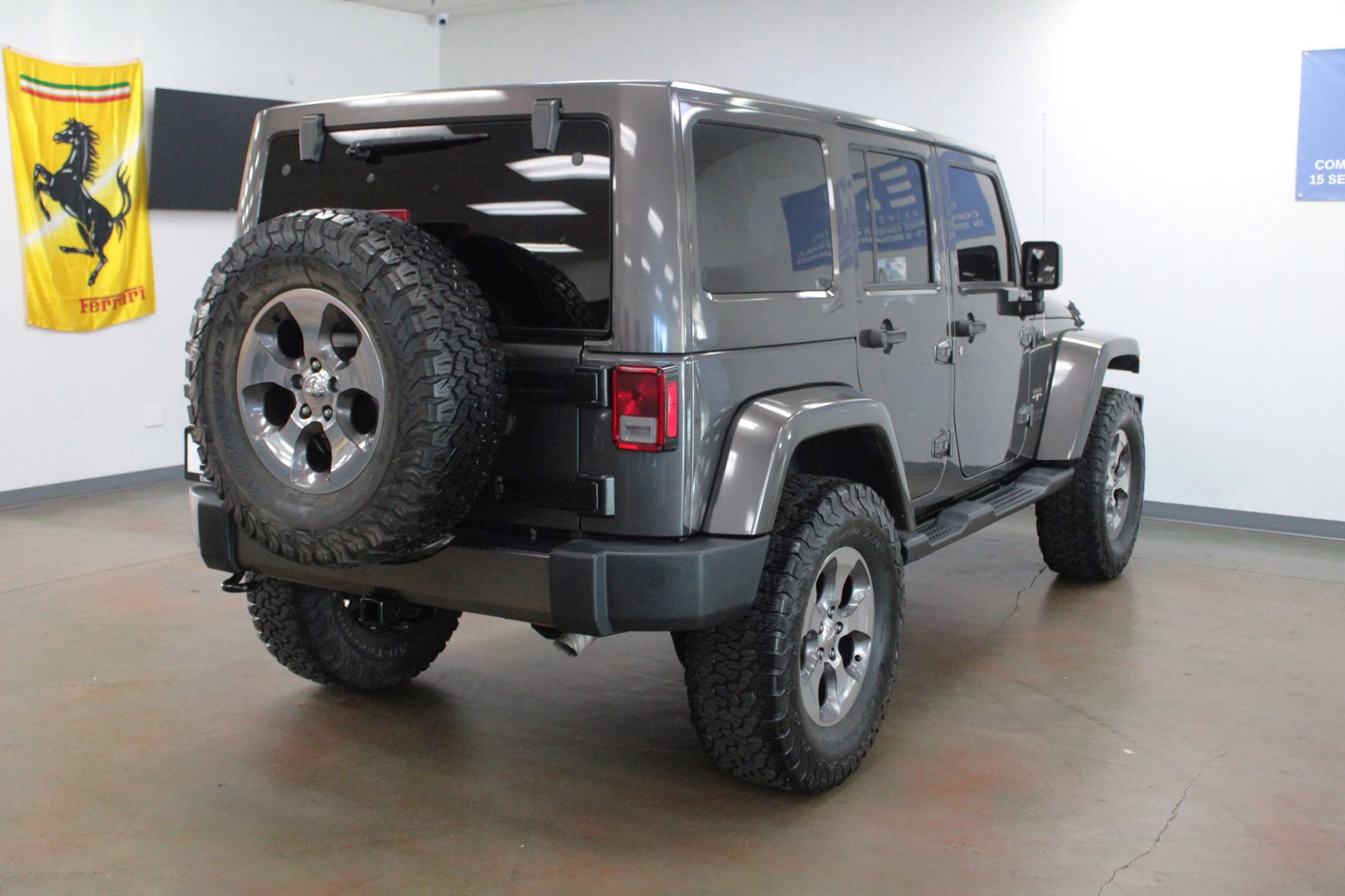 Used 2017 Jeep Wrangler Unlimited Sahara image 5