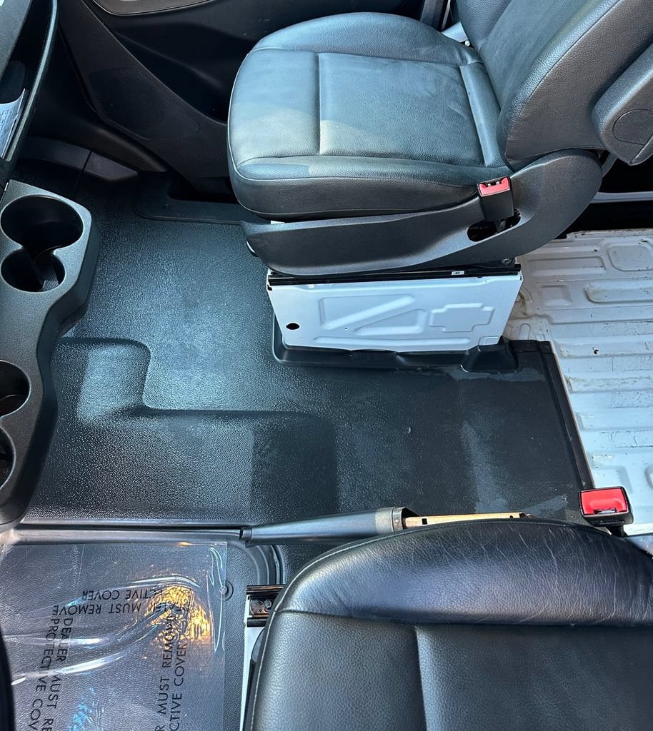 Used 2024 Mercedes-Benz Sprinter 2500 w/ Acoustic Package image 18