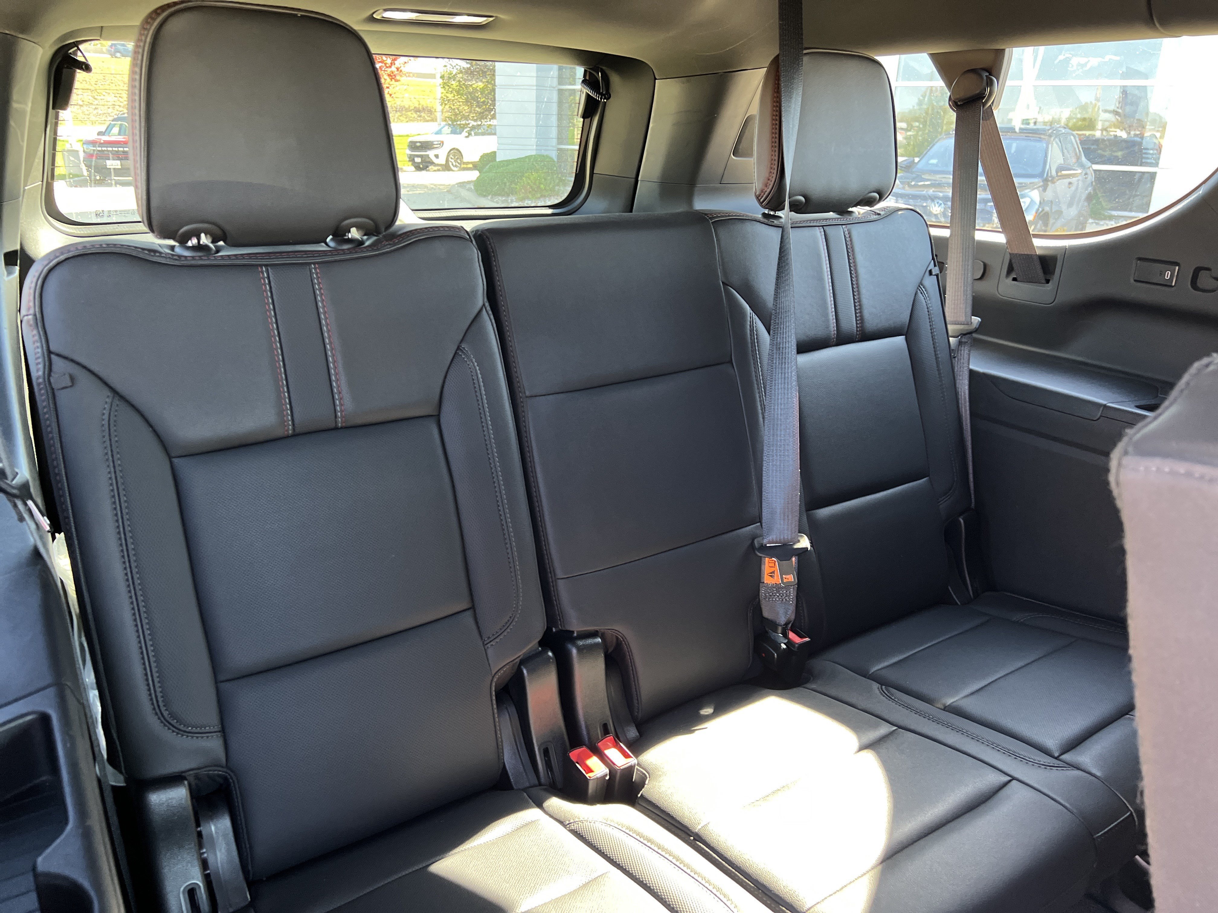 Used 2023 Chevrolet Suburban RST AWD/4WD image 14