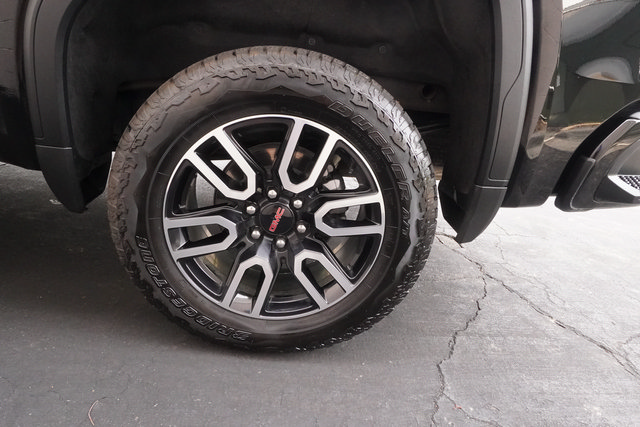 Used 2026 GMC Sierra 1500 AT4 w/ AT4 Premium Package AWD/4WD image 36
